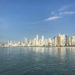 https://na-quadra-da-praia-com-trs-quartos-em-balnerio-cambori-sc.santa-catarina-brasil.com