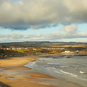Sea View Serenity, Breath Taking Sea View Sleeps 4, Yorkshire Coast Lets Apartment Scarborough