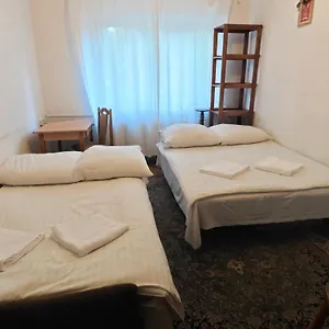 https://apartament-metro-retro-city-center.warsawhotelspoland.com